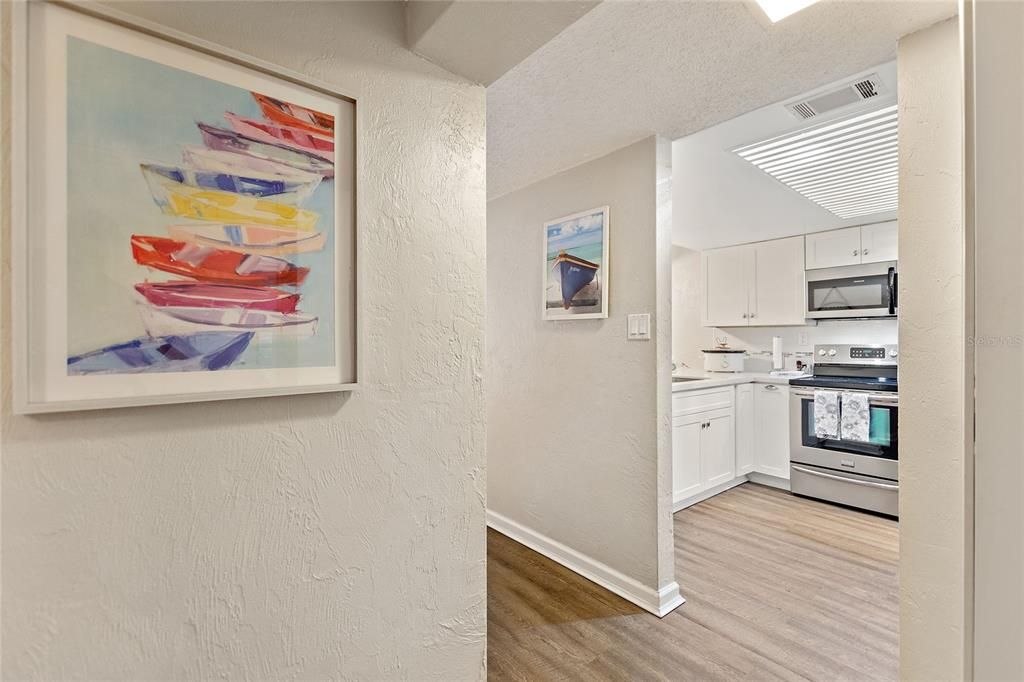 For Sale: $384,900 (1 beds, 1 baths, 766 Square Feet)