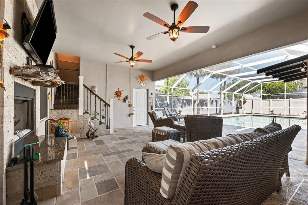 Active With Contract: $899,000 (4 beds, 4 baths, 2947 Square Feet)