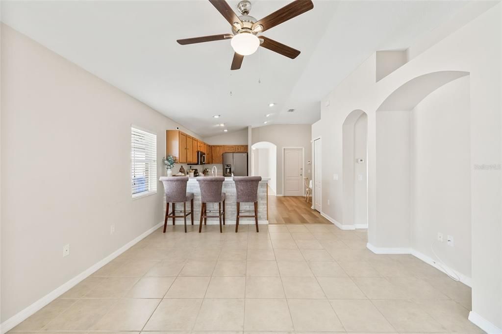 For Sale: $325,900 (3 beds, 2 baths, 1386 Square Feet)