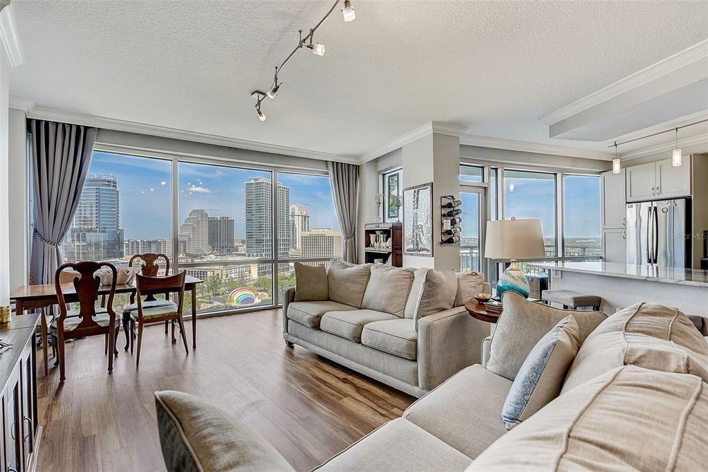 Recently Sold: $595,000 (2 beds, 2 baths, 1242 Square Feet)
