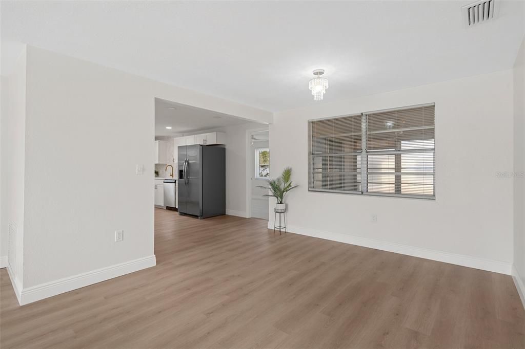 For Sale: $314,900 (3 beds, 2 baths, 1314 Square Feet)