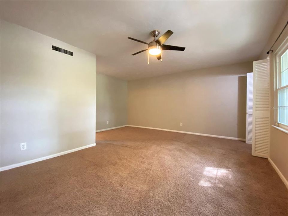 Recently Rented: $1,625 (2 beds, 1 baths, 1000 Square Feet)