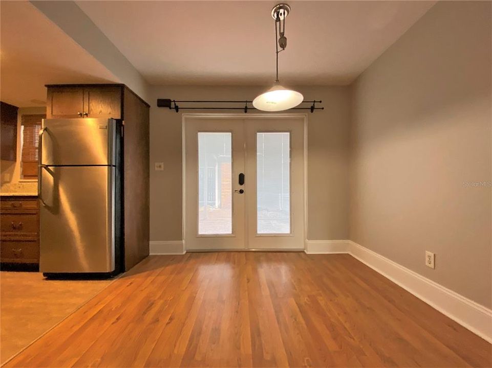 For Rent: $1,625 (2 beds, 1 baths, 1000 Square Feet)