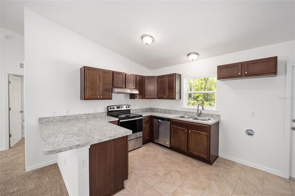 For Sale: $214,900 (3 beds, 2 baths, 1003 Square Feet)