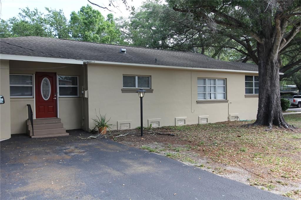 Recently Rented: $1,825 (2 beds, 1 baths, 1345 Square Feet)