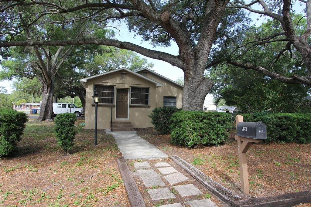 For Rent: $2,000 (2 beds, 1 baths, 1345 Square Feet)