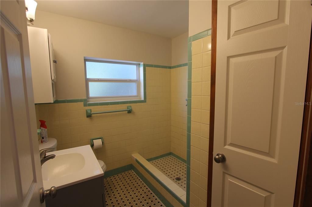 最近租的: $1,825 (2 贝兹, 1 浴室, 1345 平方英尺)