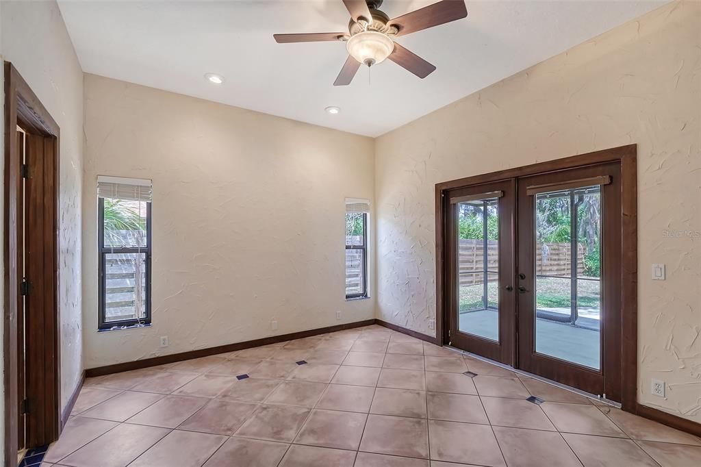 Active With Contract: $465,000 (3 beds, 2 baths, 1470 Square Feet)