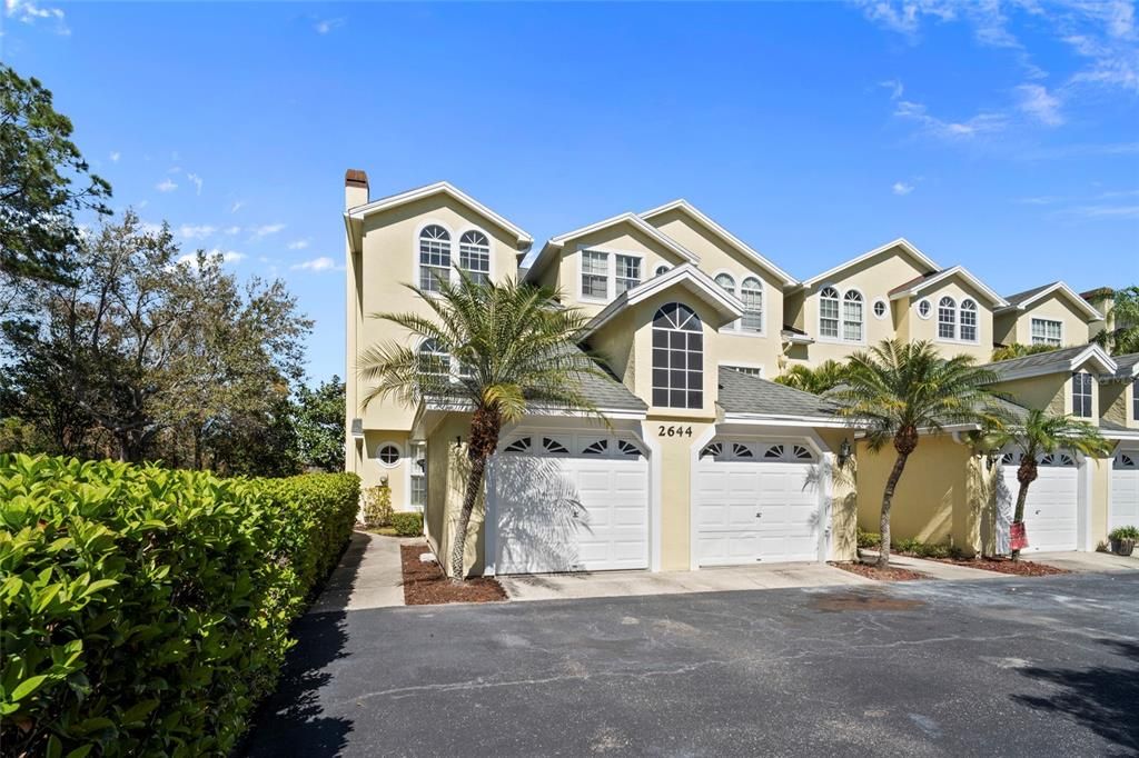 Recently Sold: $425,000 (3 beds, 2 baths, 2528 Square Feet)