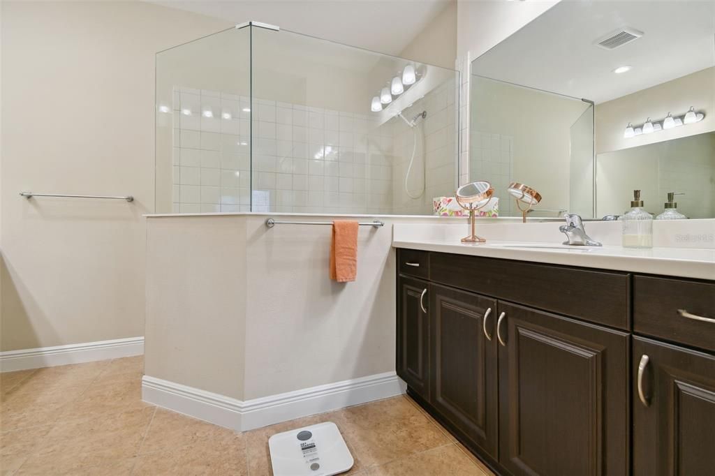 Active With Contract: $2,250 (2 beds, 2 baths, 1439 Square Feet)