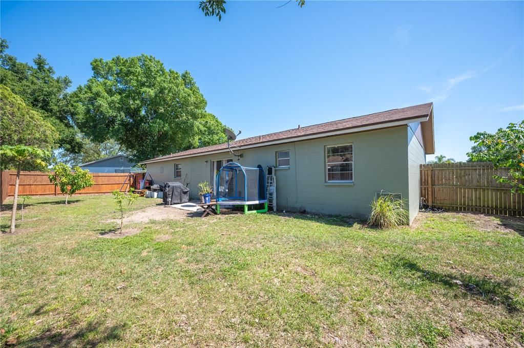 For Sale: $299,900 (3 beds, 2 baths, 1353 Square Feet)