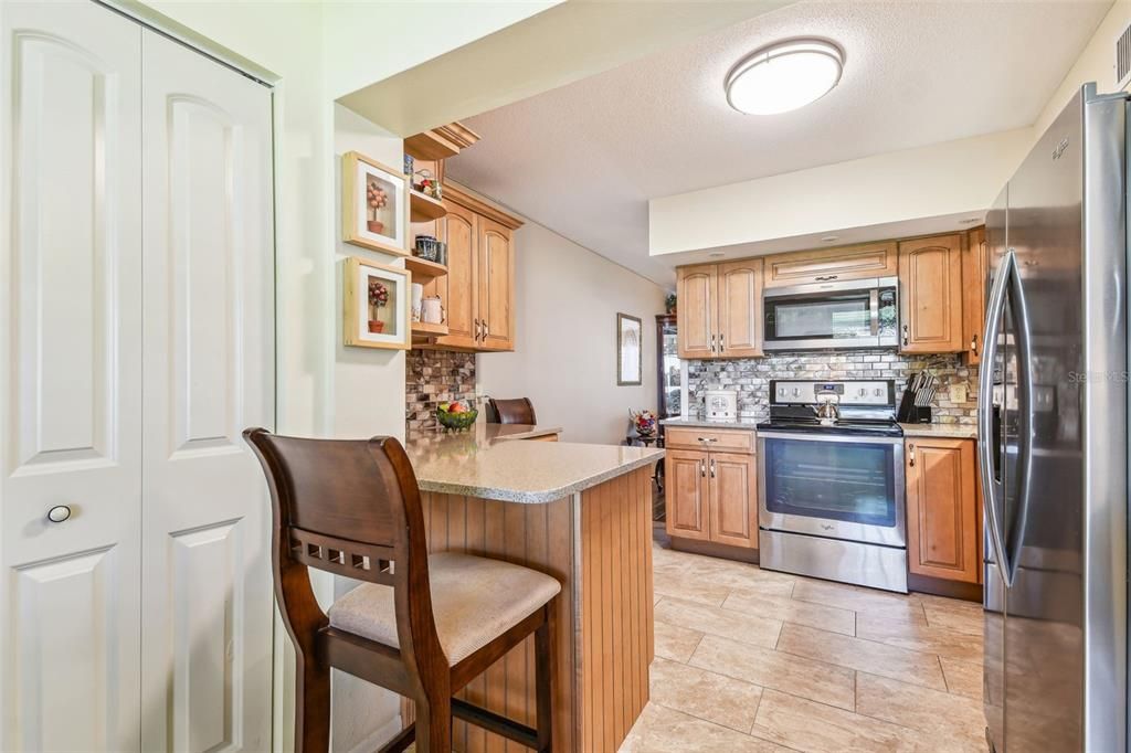 For Sale: $269,000 (2 beds, 2 baths, 1100 Square Feet)