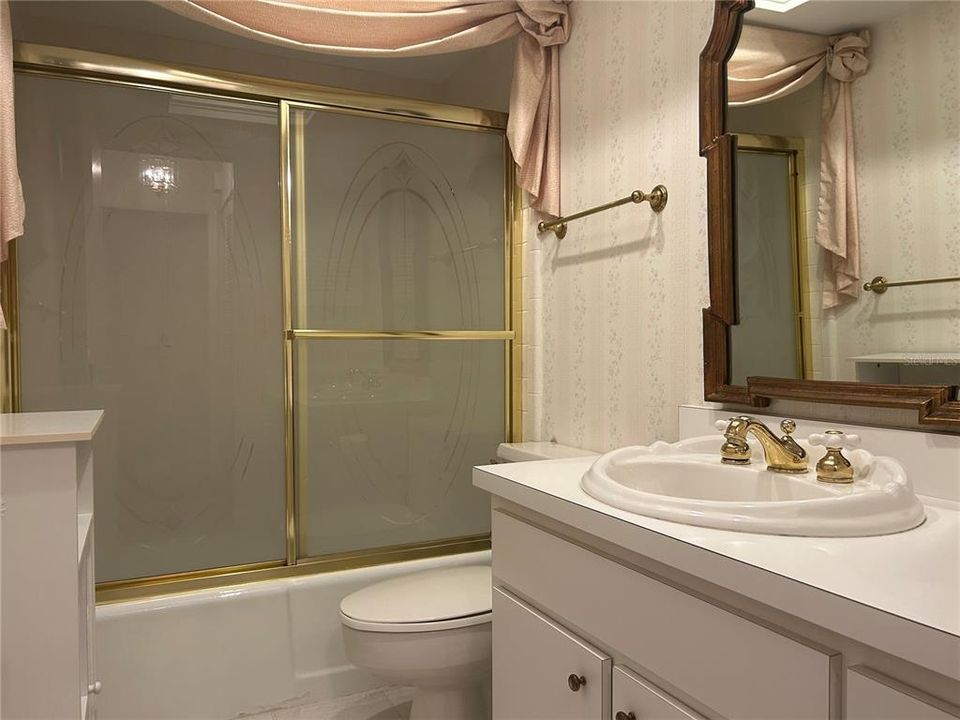 Под контрактом: $189,000 (2 спален, 2 ванн, 1253 Квадратных фут)