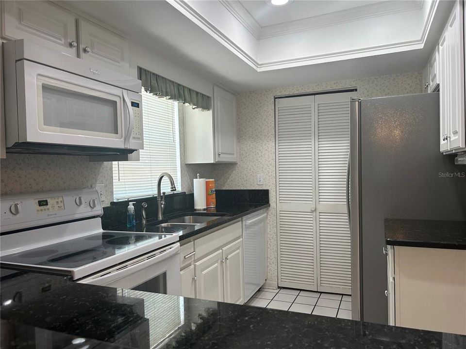 Active With Contract: $189,000 (2 beds, 2 baths, 1253 Square Feet)
