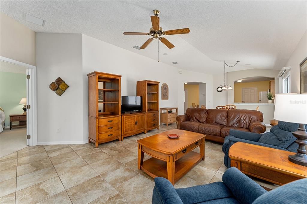 Active With Contract: $289,900 (2 beds, 2 baths, 1207 Square Feet)