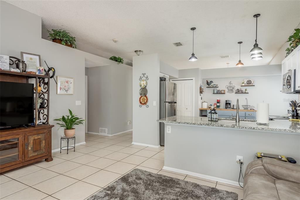 Active With Contract: $375,000 (3 beds, 2 baths, 1686 Square Feet)