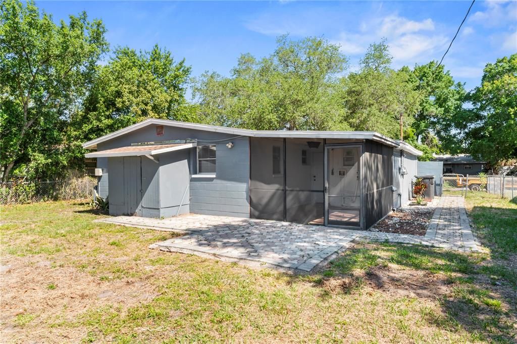 For Sale: $395,000 (4 beds, 2 baths, 1073 Square Feet)