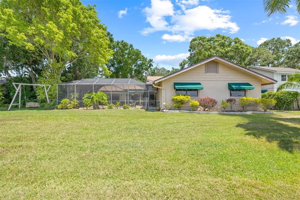 For Sale: $997,500 (4 beds, 2 baths, 2585 Square Feet)