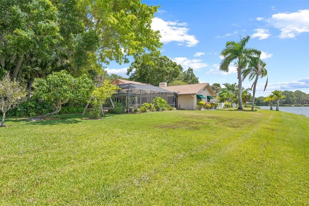 For Sale: $1,075,000 (4 beds, 2 baths, 2585 Square Feet)