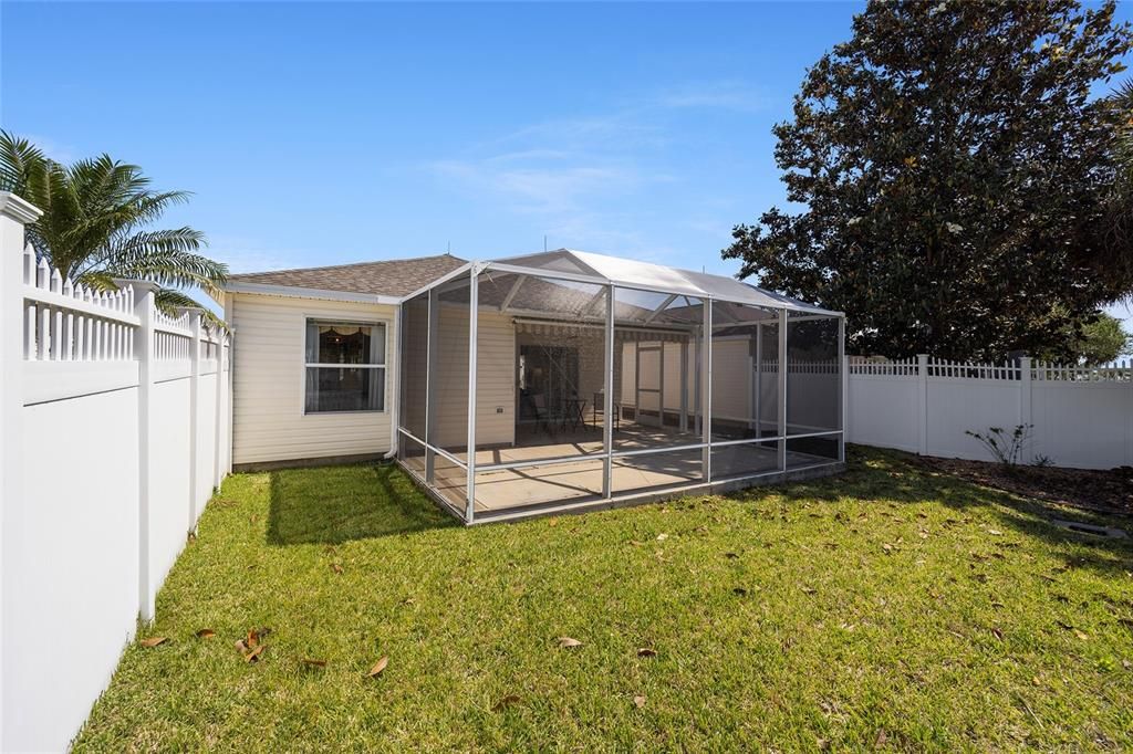 Active With Contract: $299,900 (2 beds, 2 baths, 1148 Square Feet)