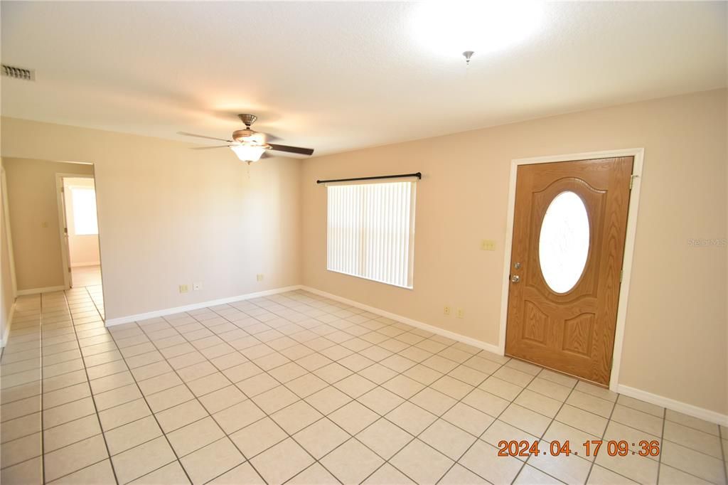 For Rent: $2,300 (3 beds, 2 baths, 1970 Square Feet)