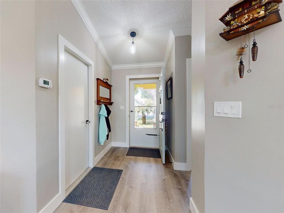 For Sale: $365,000 (2 beds, 2 baths, 1276 Square Feet)
