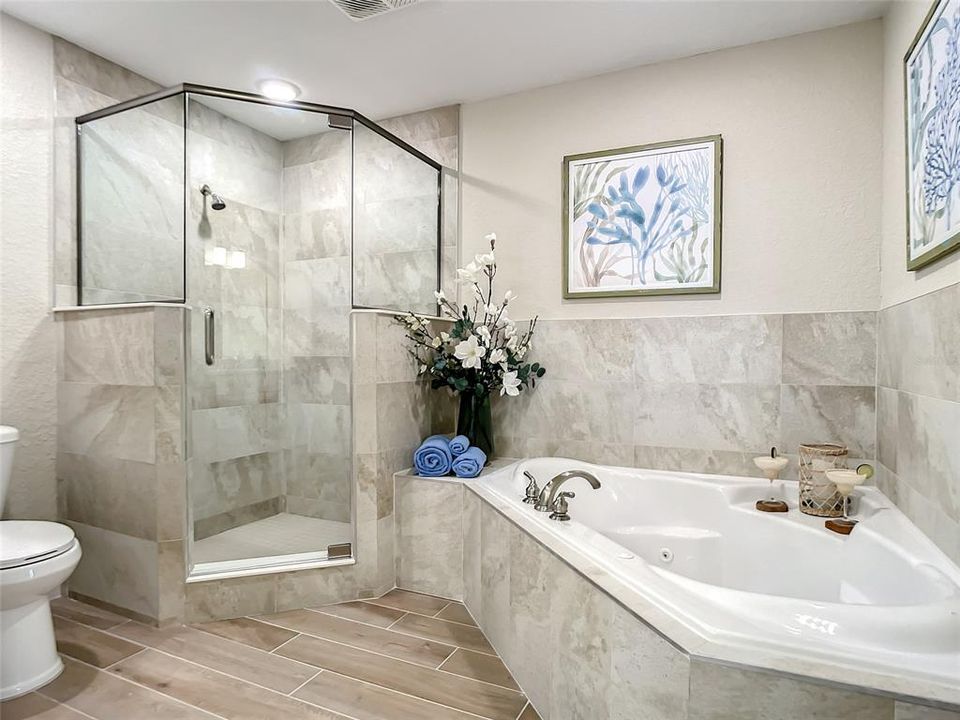 待售: $590,000 (2 贝兹, 2 浴室, 1384 平方英尺)
