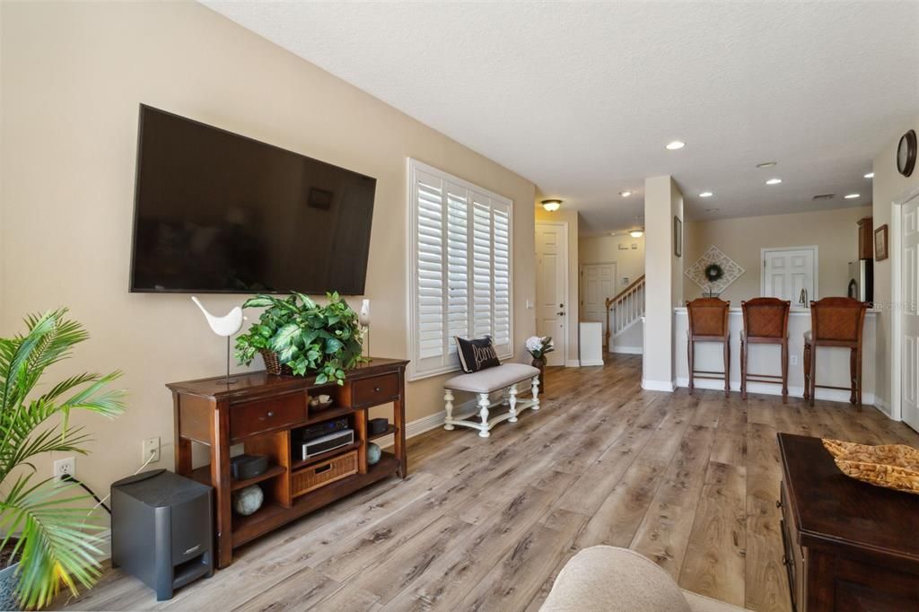 For Sale: $435,000 (3 beds, 2 baths, 1700 Square Feet)