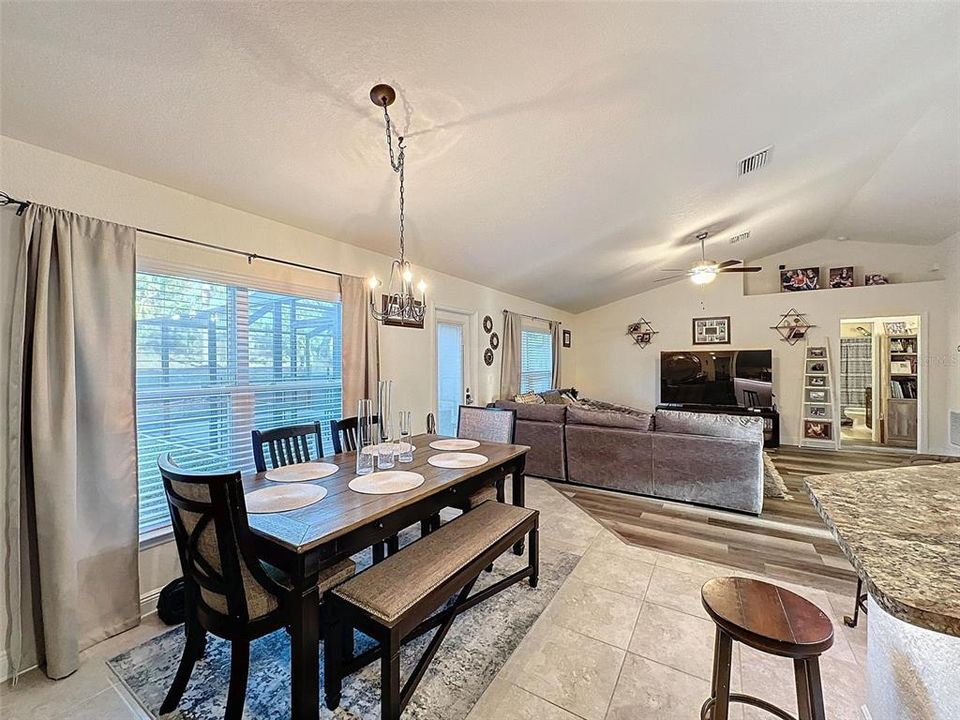 Active With Contract: $389,900 (3 beds, 2 baths, 1760 Square Feet)