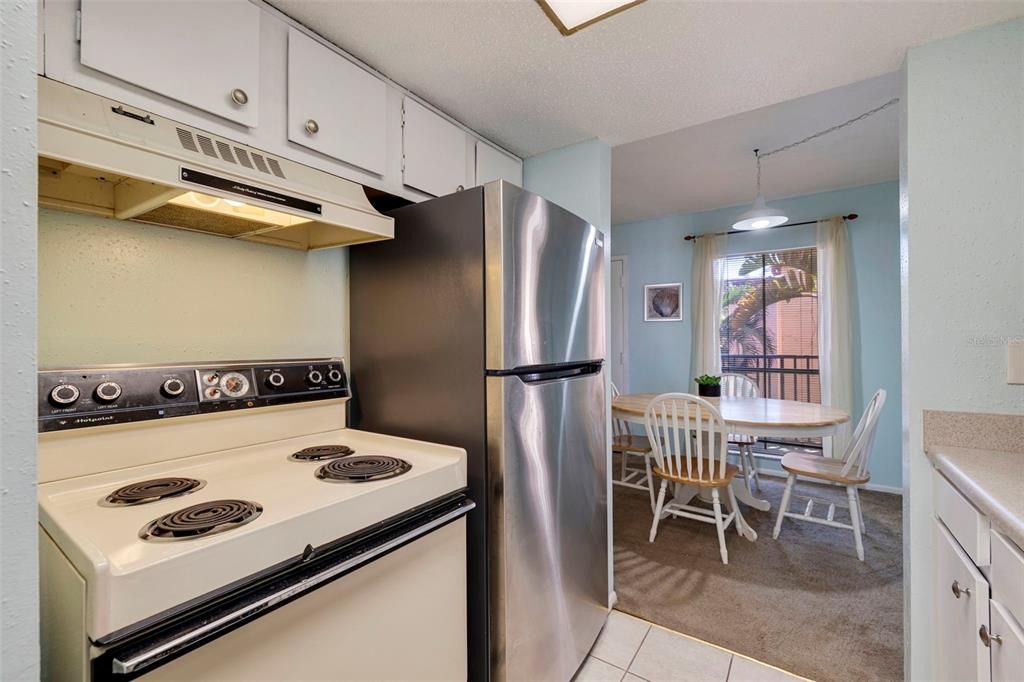 For Sale: $275,000 (1 beds, 1 baths, 590 Square Feet)