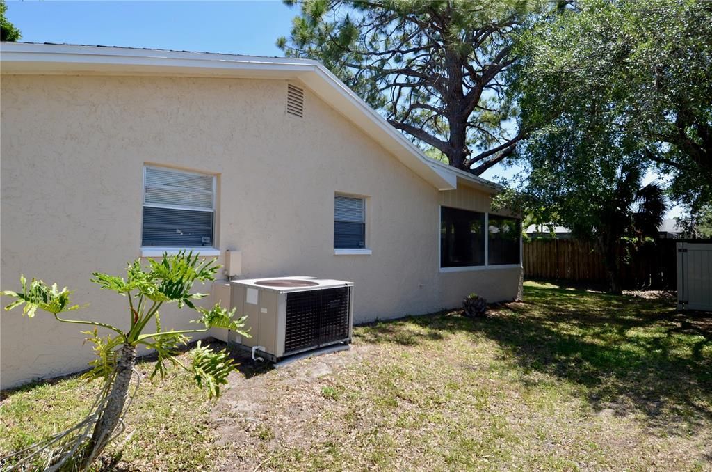 Active With Contract: $399,000 (3 beds, 2 baths, 1431 Square Feet)