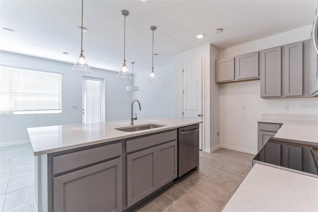 For Sale: $387,852 (3 beds, 2 baths, 1580 Square Feet)