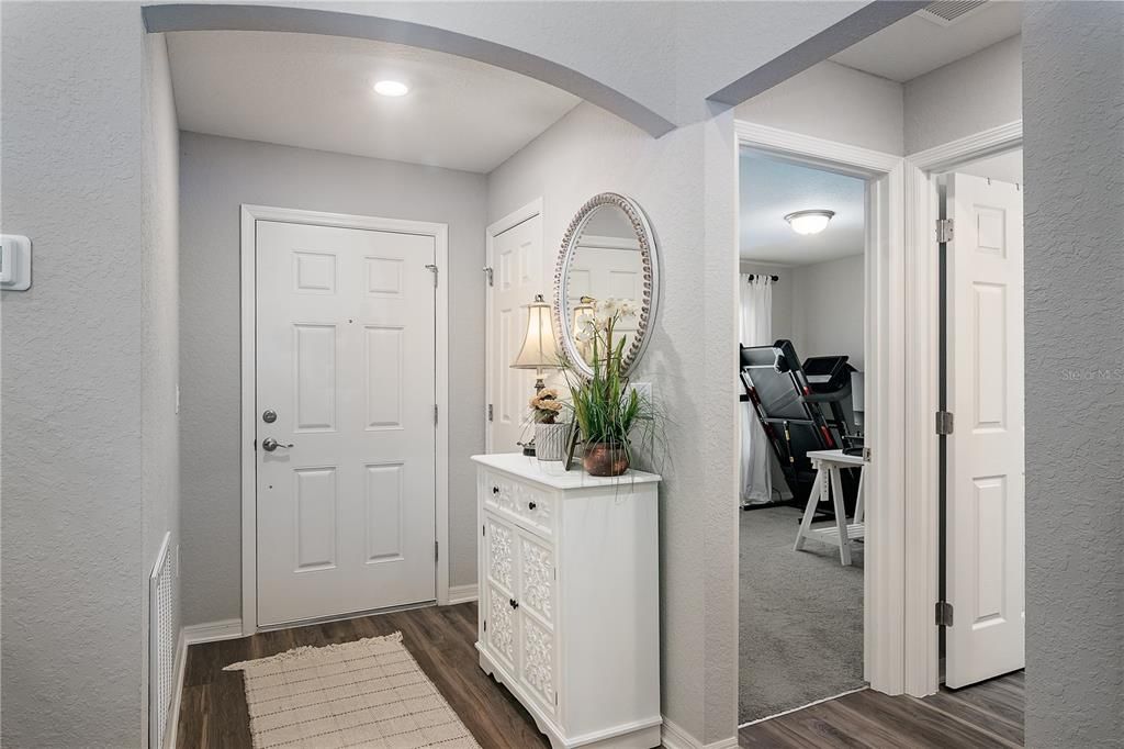 Active With Contract: $329,900 (3 beds, 2 baths, 1558 Square Feet)