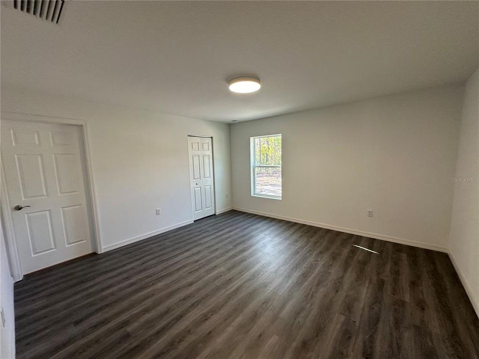 For Rent: $1,800 (3 beds, 2 baths, 1715 Square Feet)