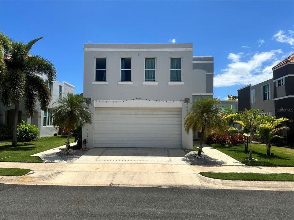 Recently Sold: $420,000 (4 beds, 2 baths, 2218 Square Feet)