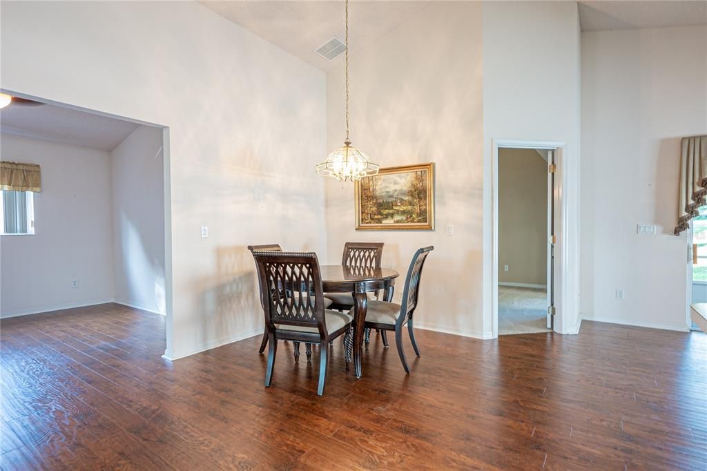 For Sale: $360,000 (2 beds, 2 baths, 1485 Square Feet)