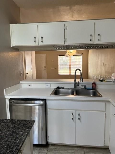 For Sale: $249,000 (2 beds, 2 baths, 1184 Square Feet)