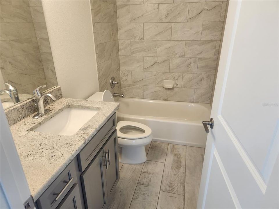 For Rent: $2,700 (3 beds, 2 baths, 1207 Square Feet)