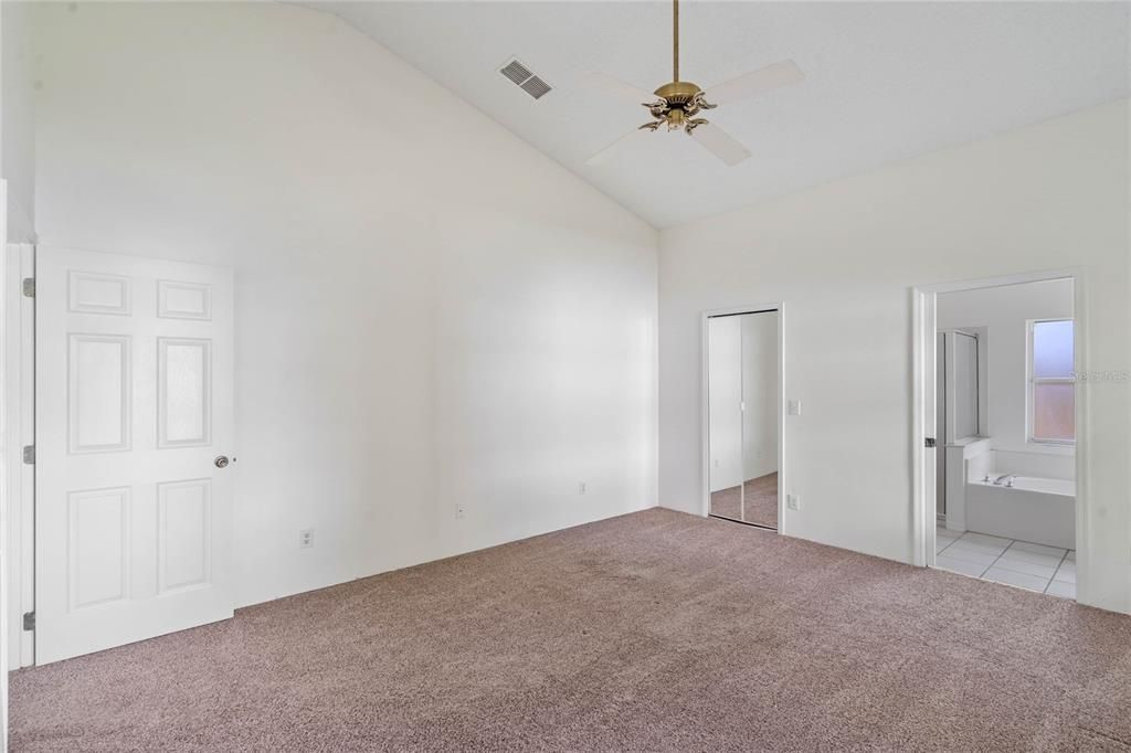 Active With Contract: $390,000 (3 beds, 2 baths, 1680 Square Feet)
