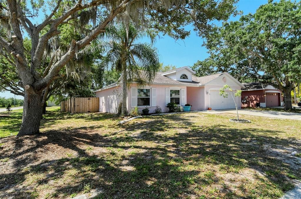 Recently Sold: $355,000 (3 beds, 2 baths, 1083 Square Feet)