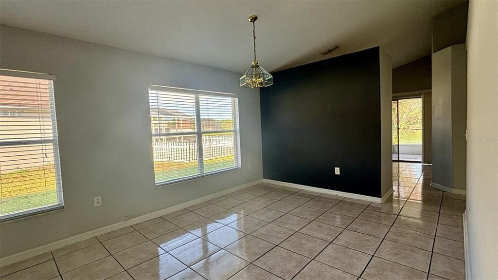 For Rent: $2,000 (3 beds, 2 baths, 1286 Square Feet)