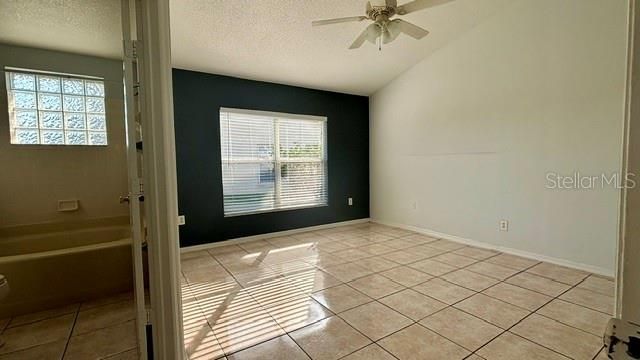 For Rent: $2,000 (3 beds, 2 baths, 1286 Square Feet)