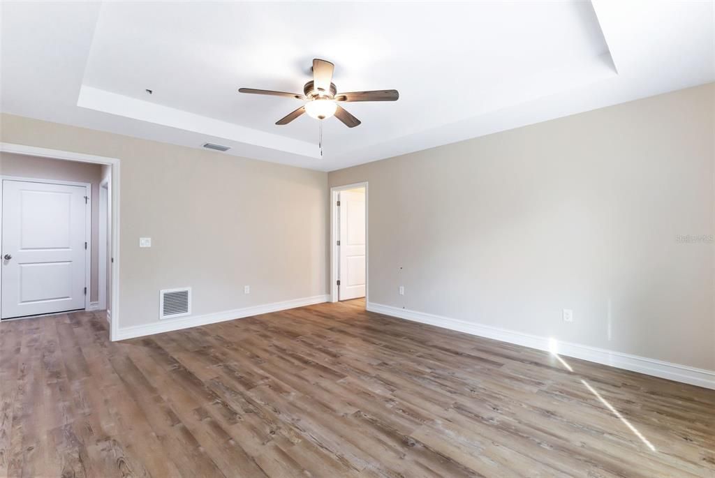 For Sale: $314,900 (3 beds, 2 baths, 1424 Square Feet)