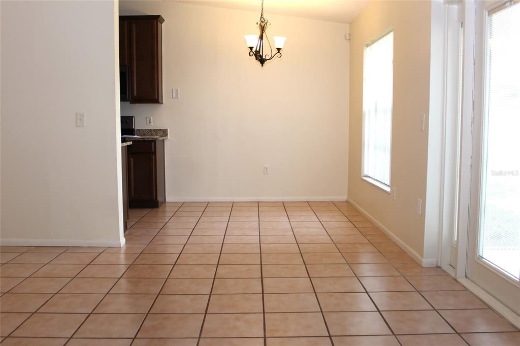 For Rent: $2,100 (3 beds, 2 baths, 1266 Square Feet)
