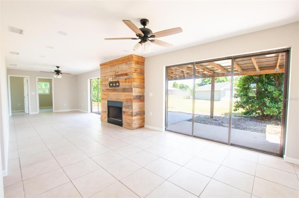 Active With Contract: $349,000 (4 beds, 3 baths, 1982 Square Feet)