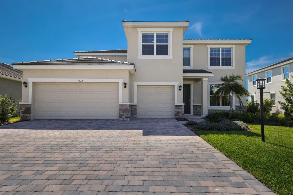 Active With Contract: $764,900 (4 beds, 3 baths, 3275 Square Feet)