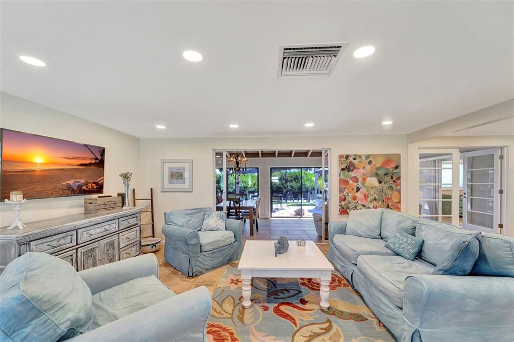 For Sale: $500,000 (3 beds, 2 baths, 1738 Square Feet)