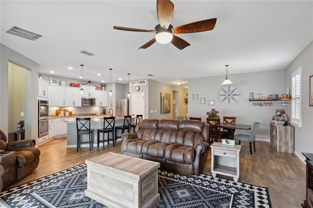 Active With Contract: $410,000 (4 beds, 2 baths, 2003 Square Feet)
