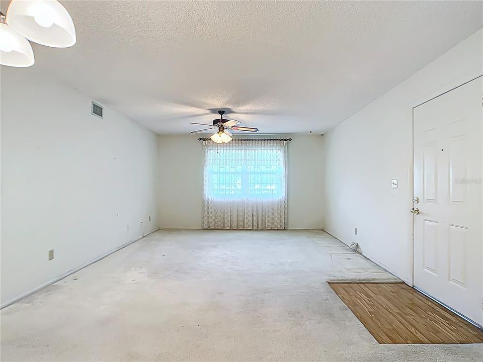 For Sale: $275,000 (2 beds, 2 baths, 1235 Square Feet)