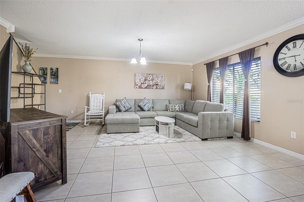 For Sale: $259,000 (3 beds, 2 baths, 1408 Square Feet)